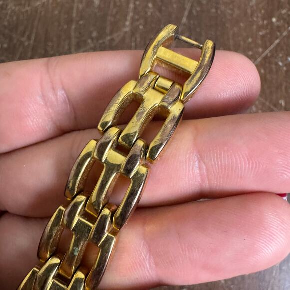 Fossil F2 Gold Tone Link Bracelet Analog Ladies Wristwatch Battery Powered - Picture 4 of 6